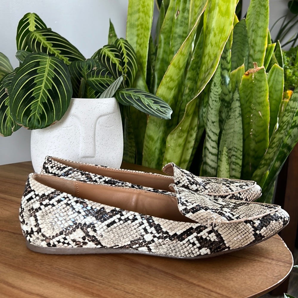 Natural reptile print flats
